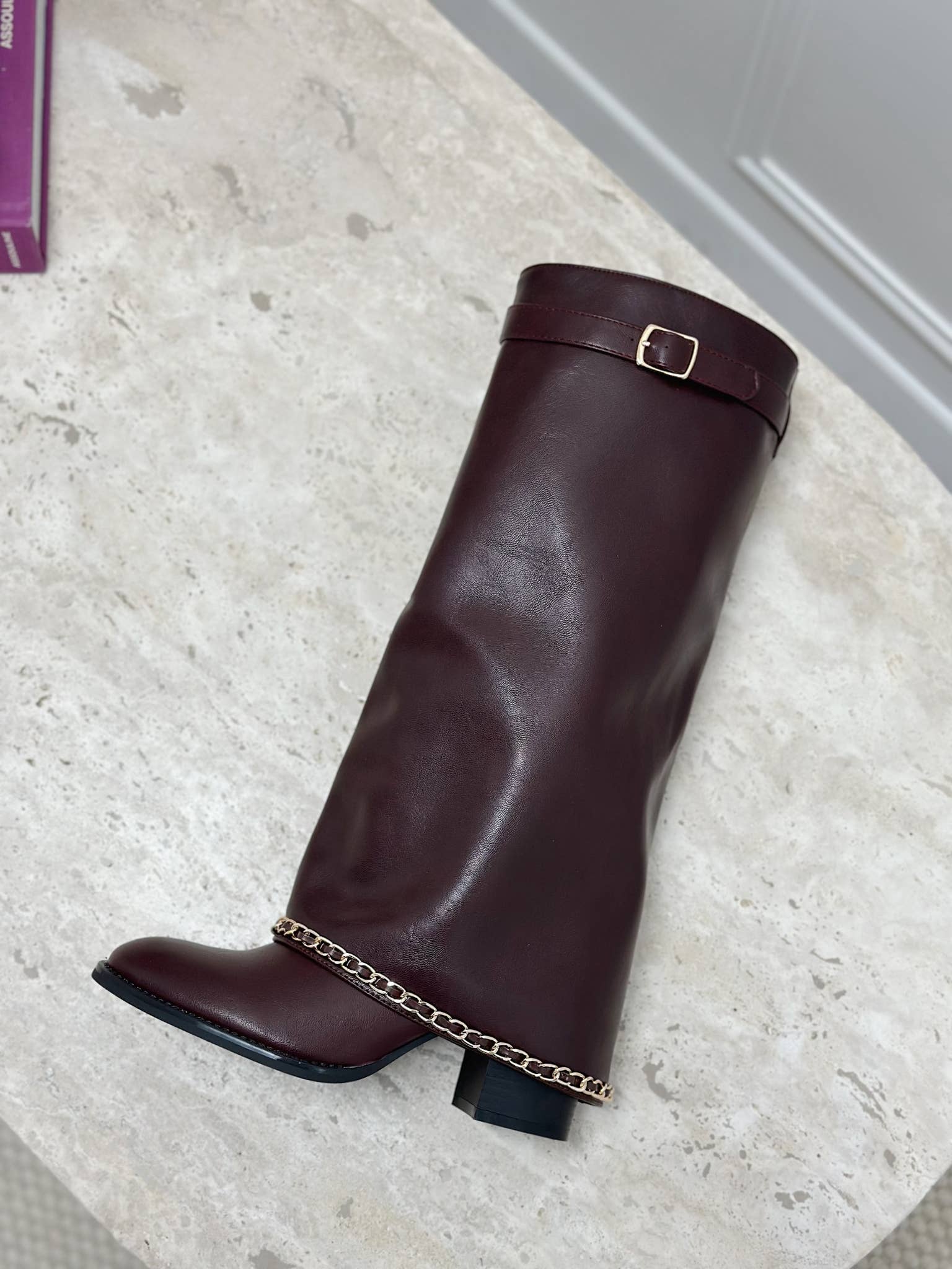 Stephan Paris - Wholesale Boots - Women's - High boots with decorative chain – Faux leather LQ-1532