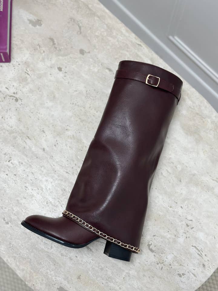 Stephan Paris - Wholesale Boots - Women's - High boots with decorative chain – Faux leather LQ-1532