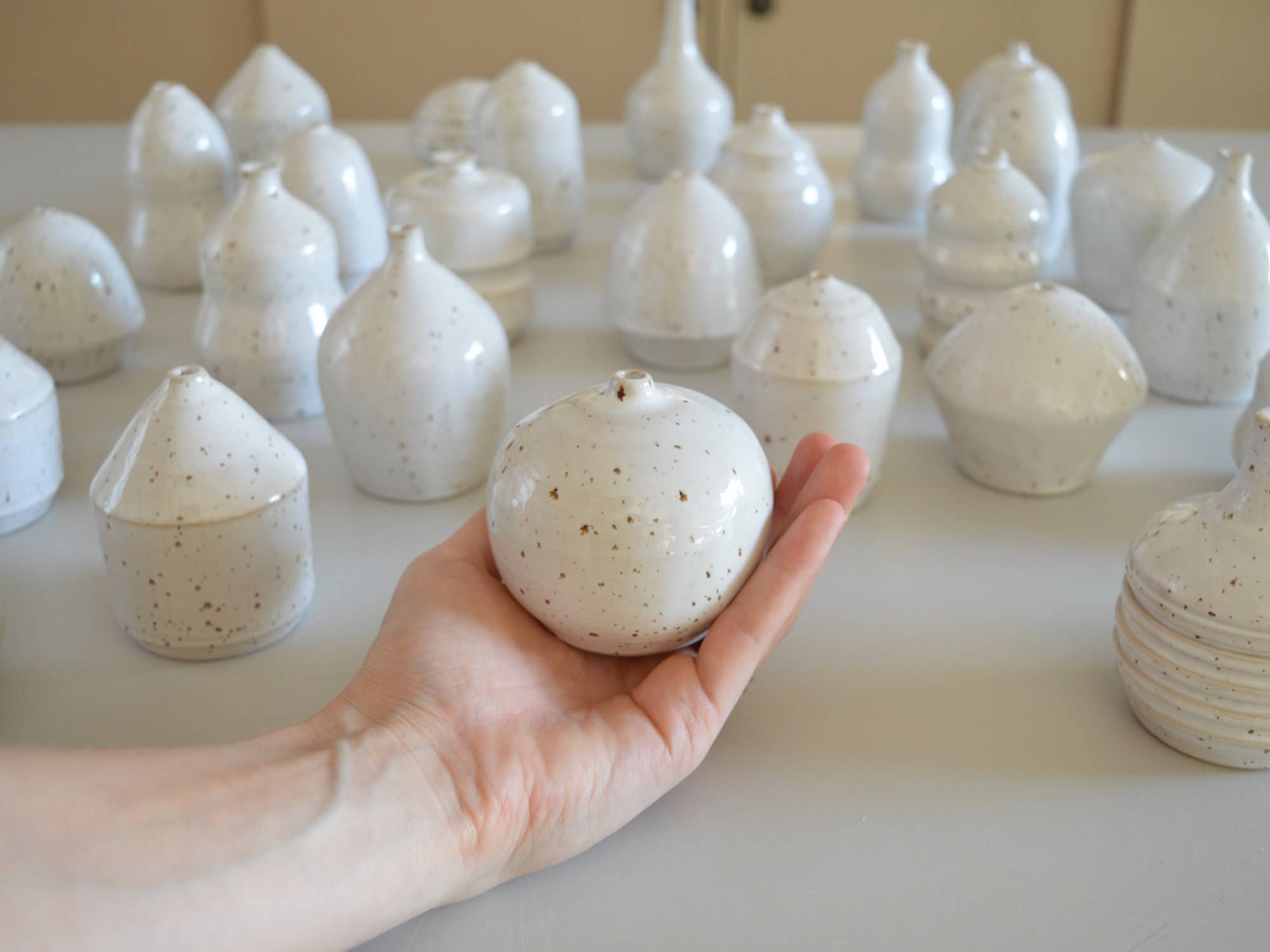 Karolina Bednorz Ceramics - Wholesale Vase - NUDE Ceramic Decorative MAXI Table Vases Handmade in Italy2