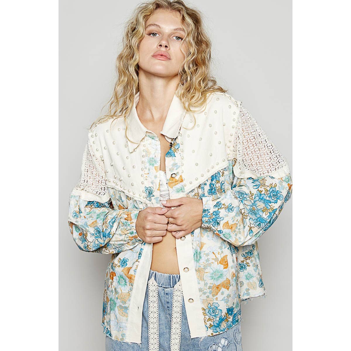 Pol Clothing - Vente Chemise à col boutonné – femme - Chemise contrastante vintage à motif floral délavé5