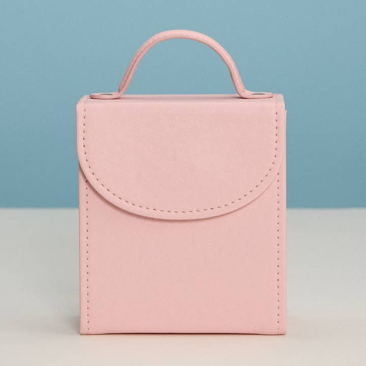 Boîte de Voyage à Bijoux Rose – Boîte à Bijoux Compacte avec Miroir, Rouleaux à Bagues, Porte-Boucles d'Oreilles et Fermeture à Pression pour la vente par Frem