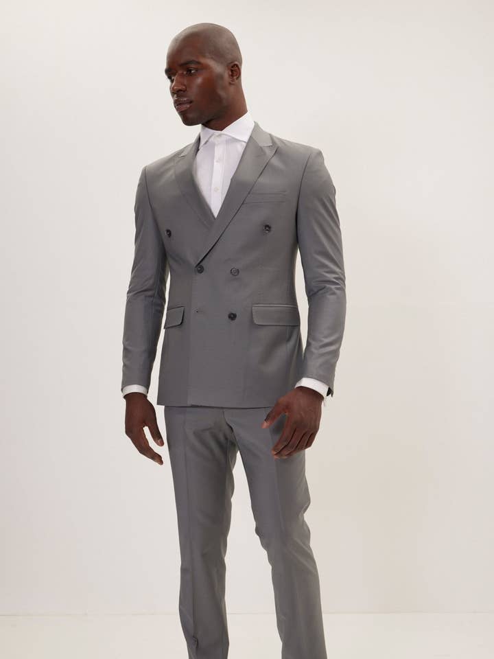 GRIS OSCURO Traje con doble botonadura de lana merino Super 120S para hombre, color gris oscuro de venta al por mayor en Faire1