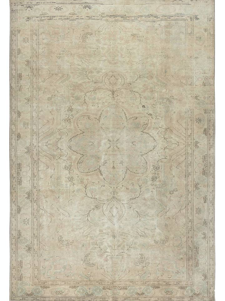 6,4x9,6 ft vintage beige tæppe. Håndlavet tyrkisk tæppe for engroshandel hos Rug Specialist LLC.