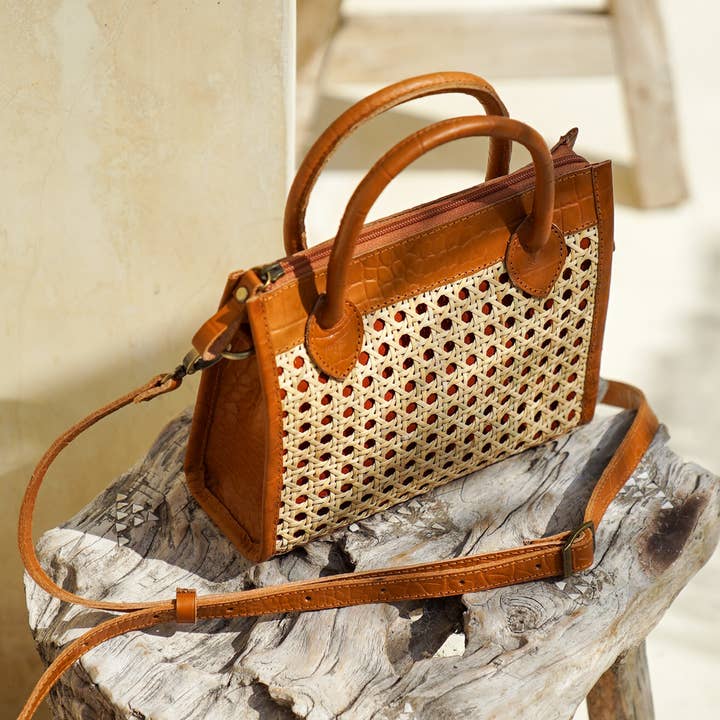 Voyage the Label - Wholesale Tote Bag - Women's - Prague Rattan Bag - Tan