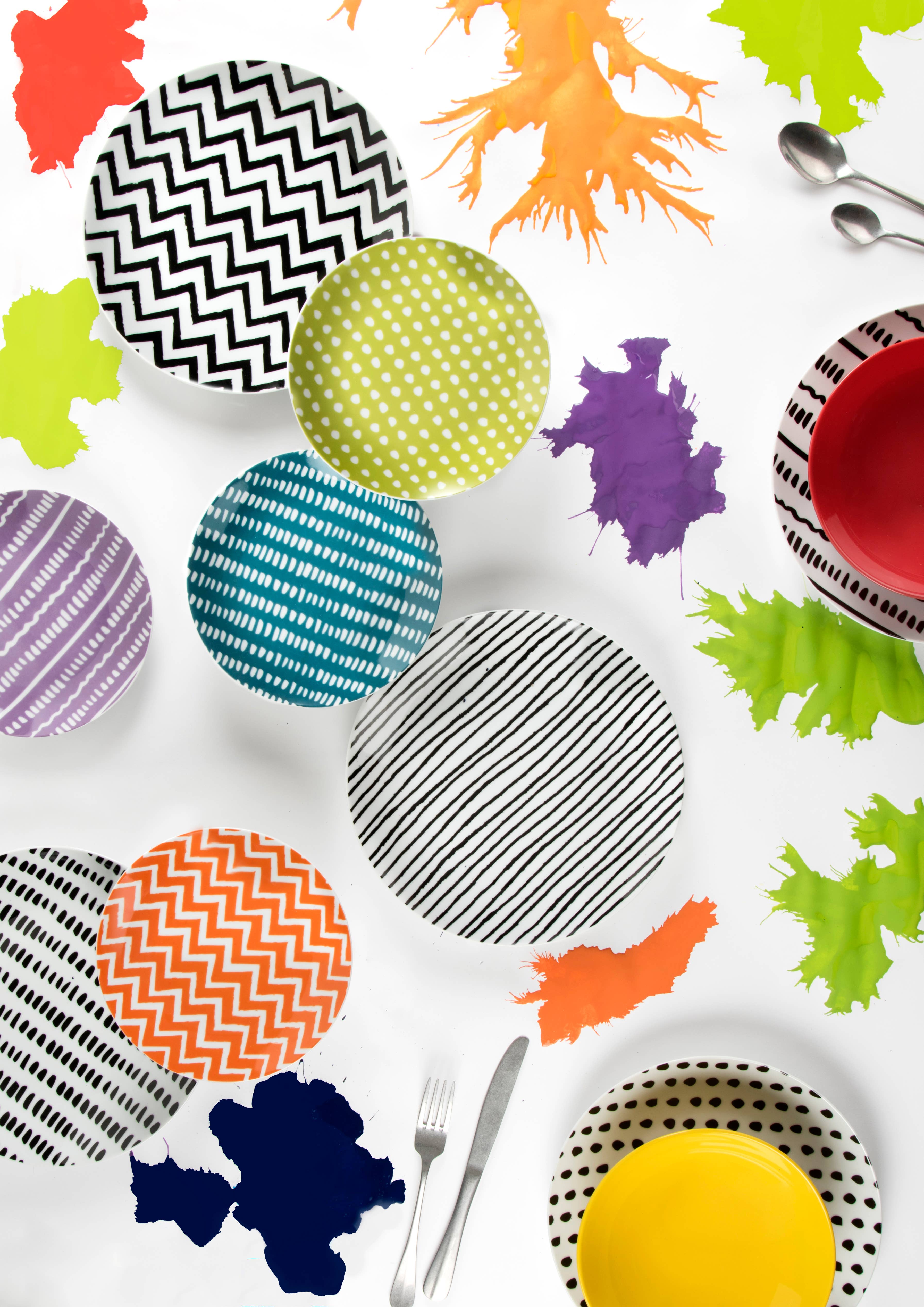 multicolour 18 Crazy Line Dinnerware Set for wholesale on Faire8