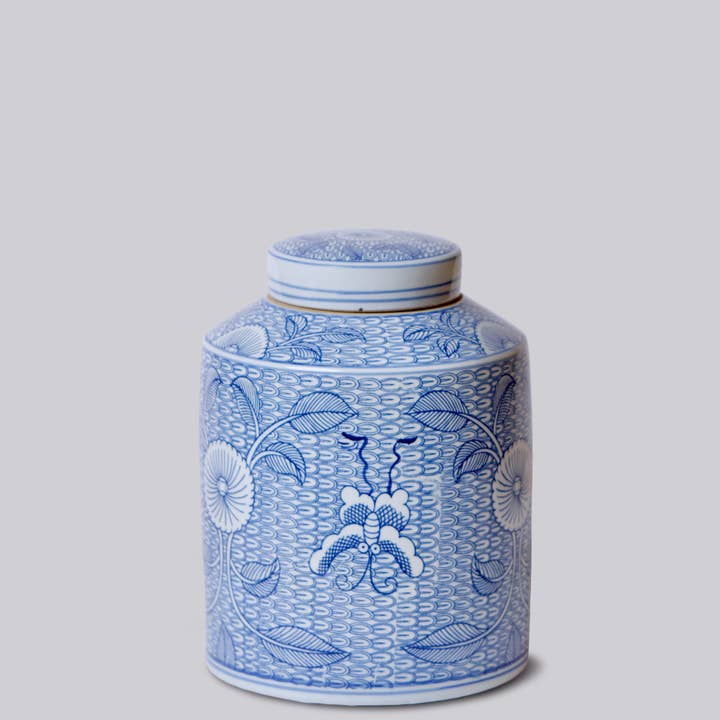 Boîte en porcelaine bleue et blanche Deco Peony pour la vente par Cobalt Guild