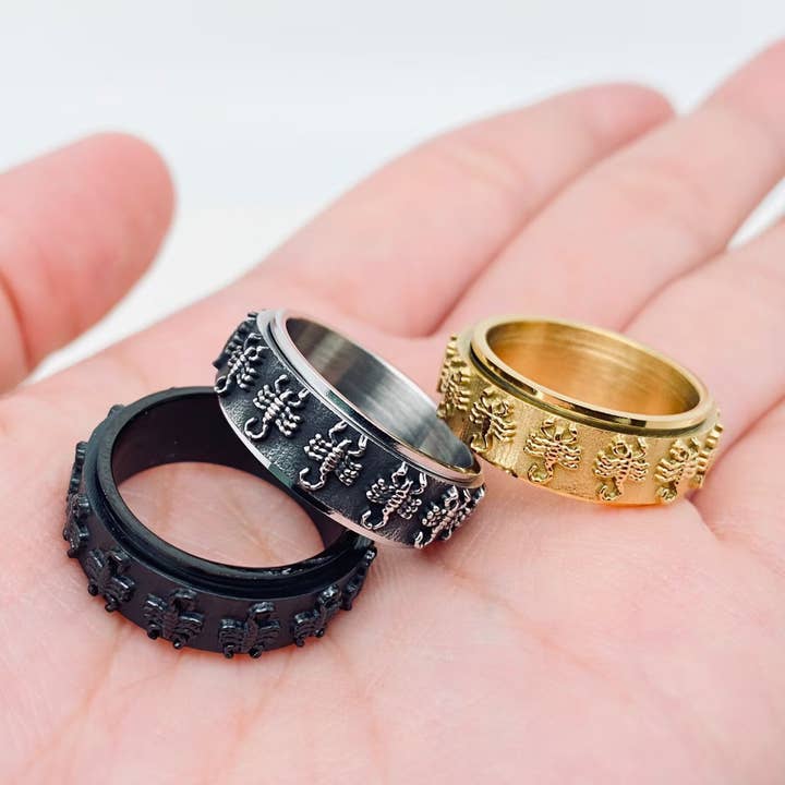 Mio Queena – Großhandel Band/Stapelring – Drehbarer Edelstahlring Scorpion - MJ/MR