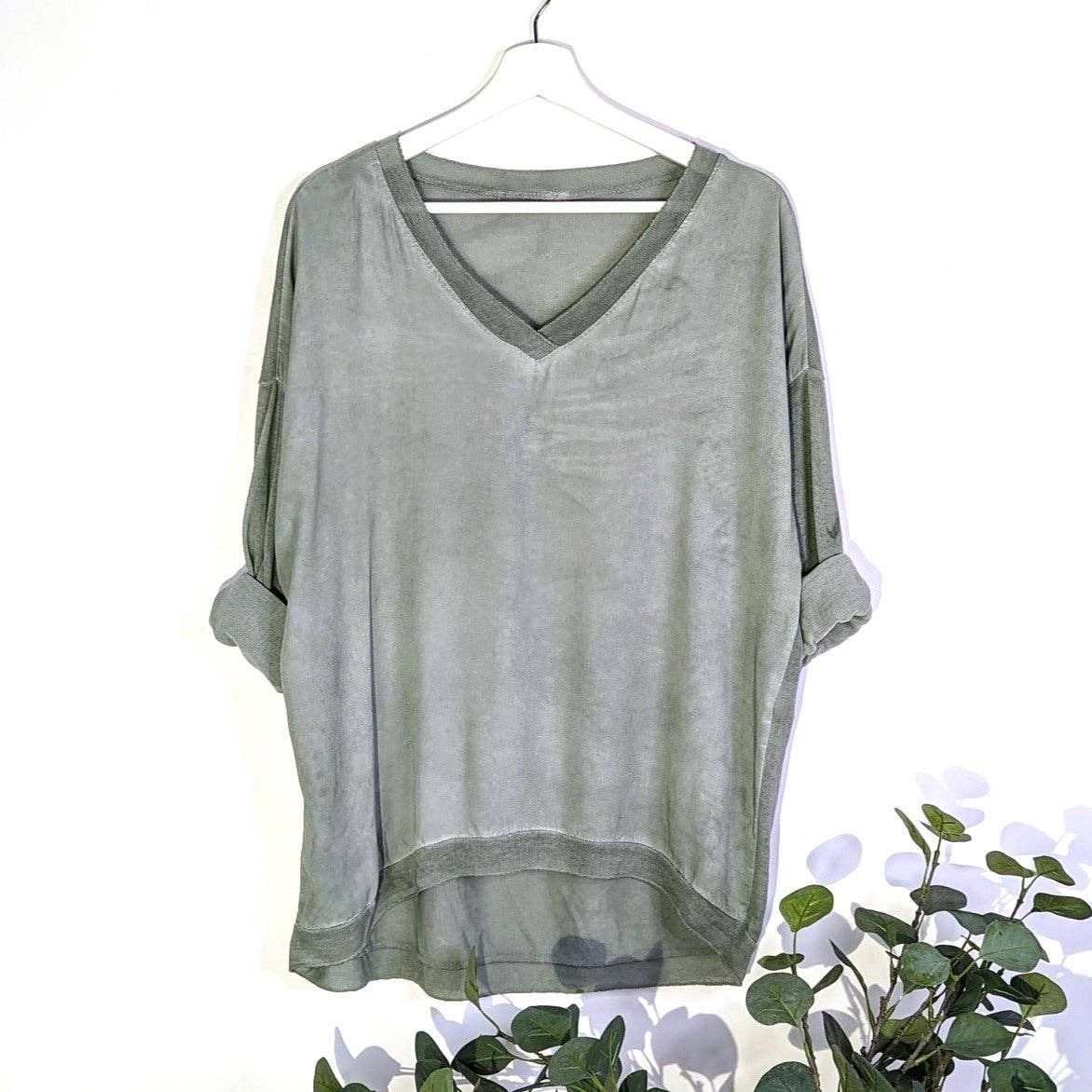 Tempest Designs - Wholesale T-Shirt - Women's - Viscose lyocell mix V-neck vintage wash hi-lo top (M)5