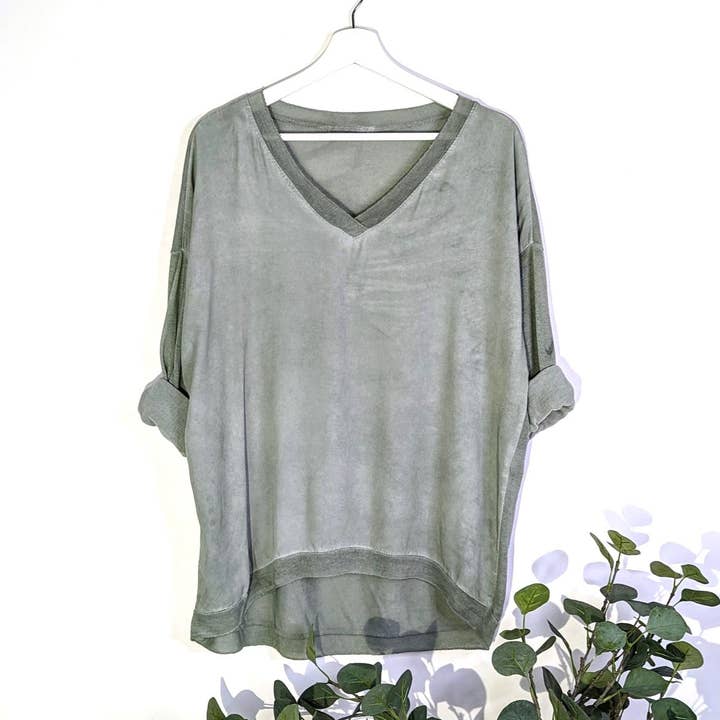 Tempest Designs - Wholesale T-Shirt - Women's - Viscose lyocell mix V-neck vintage wash hi-lo top (M)5