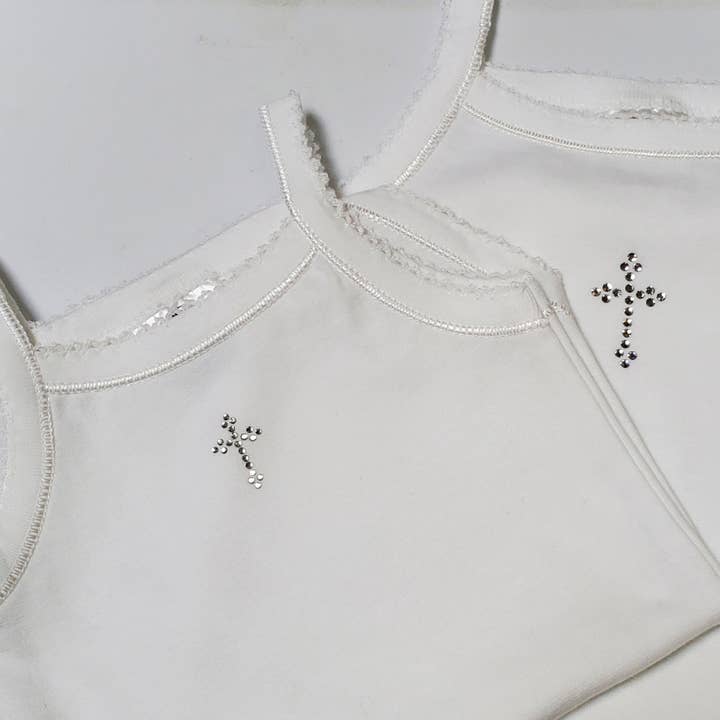 Baby-Einteiler mit Kristallkreuz für den Großhandel von Simply Charming