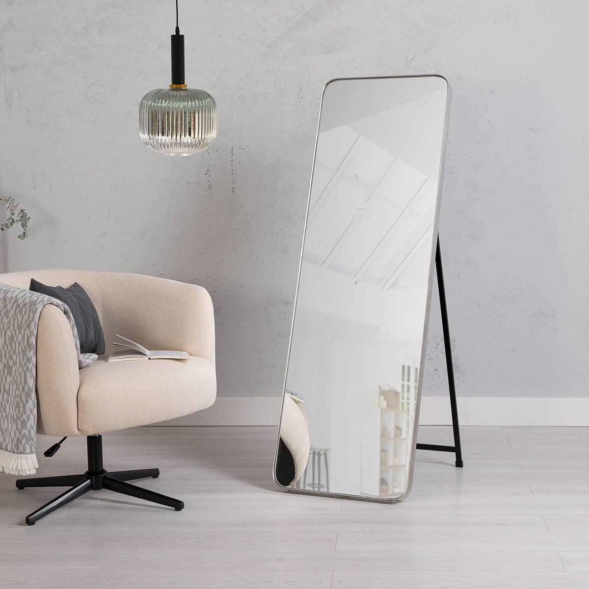 Gdeco - Wholesale Vloerspiegel - Zilveren vloerspiegel met ronde rand. 50x150cm1