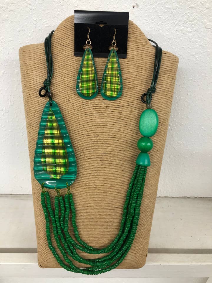 CORDONCINO CERATO VERDE REGOLABILE A 4 FILI CON PERLINE VERDI E GRE per la vendita all'ingrosso da parte di International Duru's