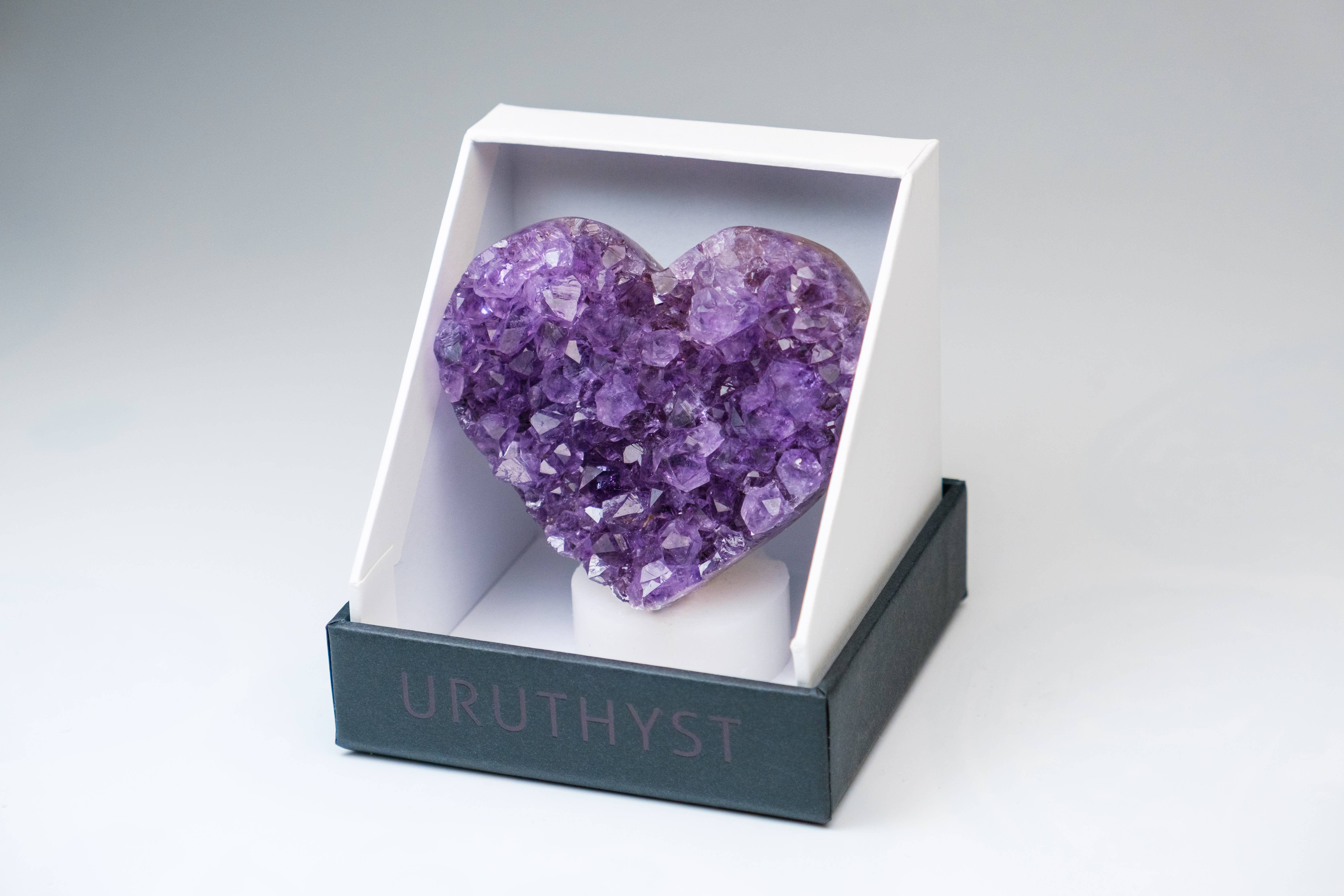 Uruthyst - Wholesale Spiritual Stone/Crystal - HEART AMETHYST REGULAR2