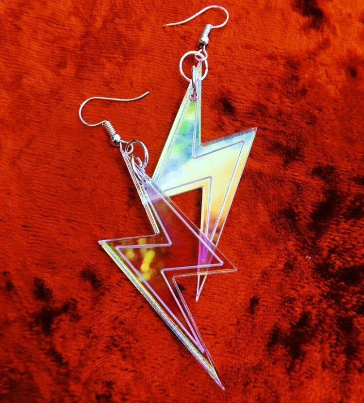 Moonstruck Designs PDX - Vente Boucles d'oreilles pendantes - Boucle d'oreille Lightning Bolt - Holo rose vif irisé4