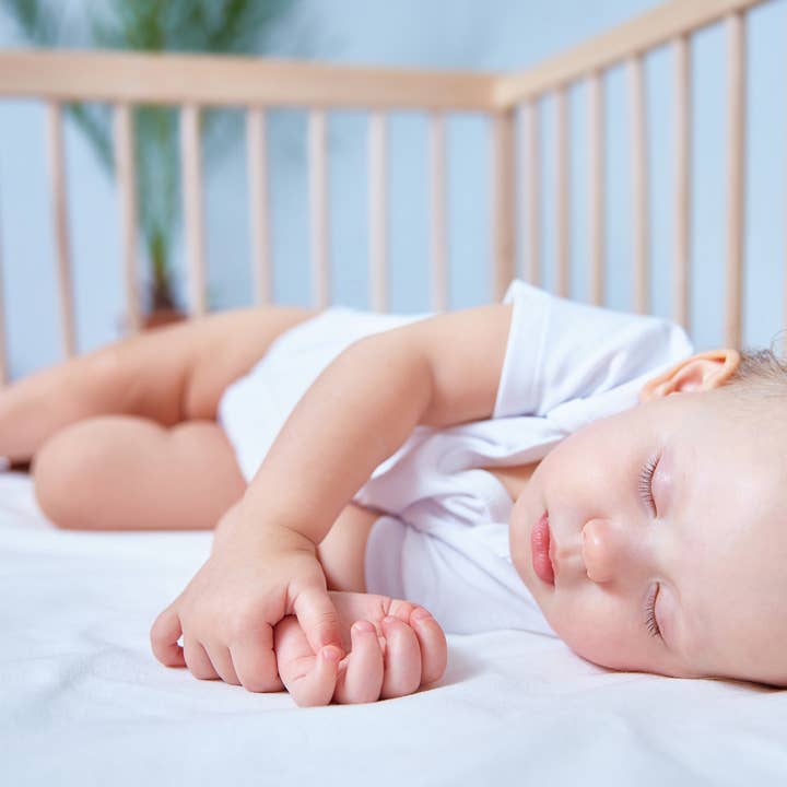 Wasserdichter Premium-Matratzenschoner — Babybett für den Großhandel von The Luxury Linen Shop