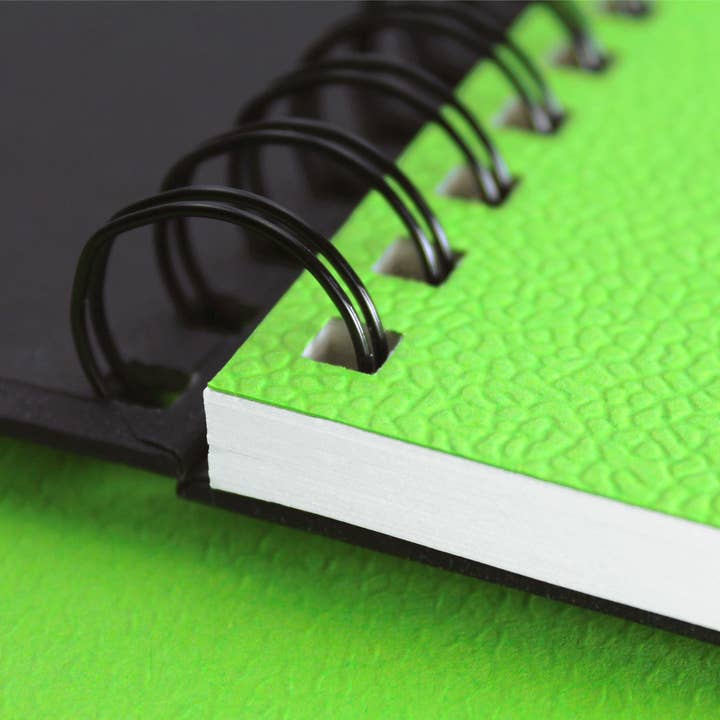 Noir Carnet de croquis recyclé Eco All Media A3 Portrait en vente sur Faire7