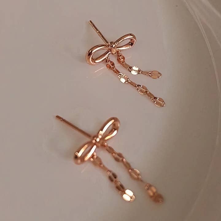 925 Silver Bow Tassel Stud Earrings – Gold-Plated for wholesale by GenYLuxe
