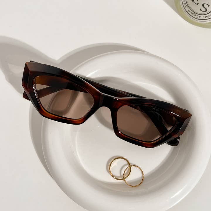 Lou - Polarised sunglasses and other Purchase Wholesale checkered sunglasses. Free Returns & Net 60 Terms on Faire trending on Faire.