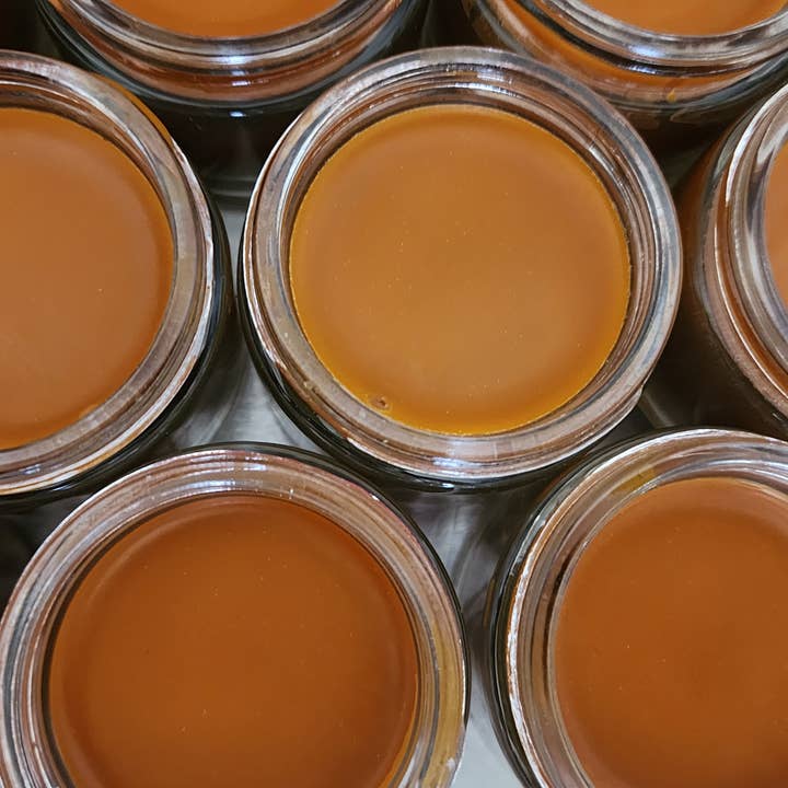 Poppy Lane Organics - Wholesale Healing Salve/Balm/Cream - Cayenne + Ginger Pain Relief Salve | Unlabeled1