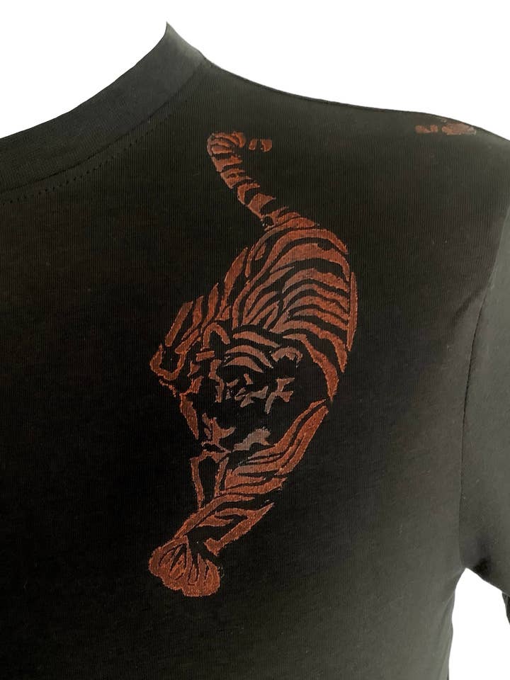 Impromptu Musé - Wholesale Screen Printed T-Shirt - Men's - Black Tiger Handprinted Graphic Art T-shirt 3