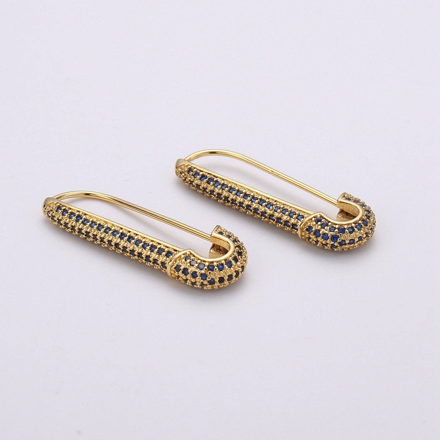 Aim Eternal - Wholesale Individual charm/pendant - Gold Sparkly safety pin Pendant- medium safety pins Charm Holder pave safety for Bridal Jewelry minimal modern Supply K-604 - K-6100