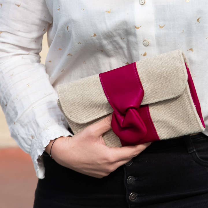 Etui met klep - natuurlijke hennep, frambozenleer voor wholesale door Fossette