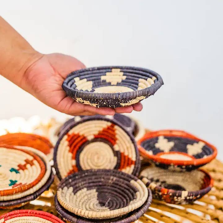 Waasiwolves - Wholesale Decorative Plate/Dish/Bowl - Package of 12 Miniature Plat Baskets3