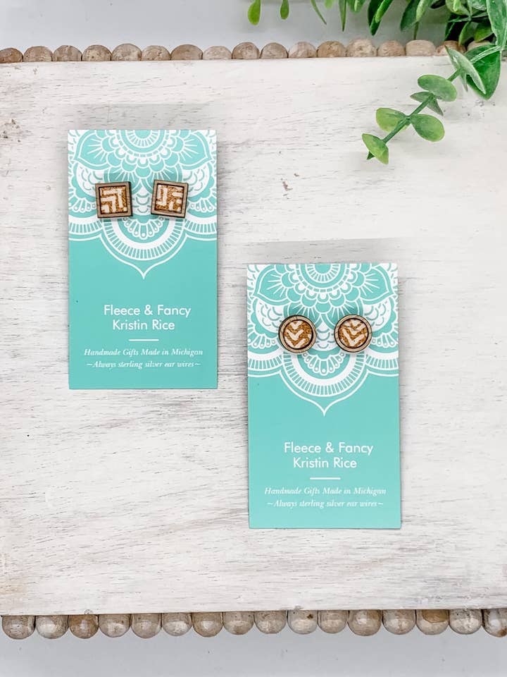 Aretes de madera de cheurón roto mostaza cortada con láser para venta al por mayor de Fleece & Fancy