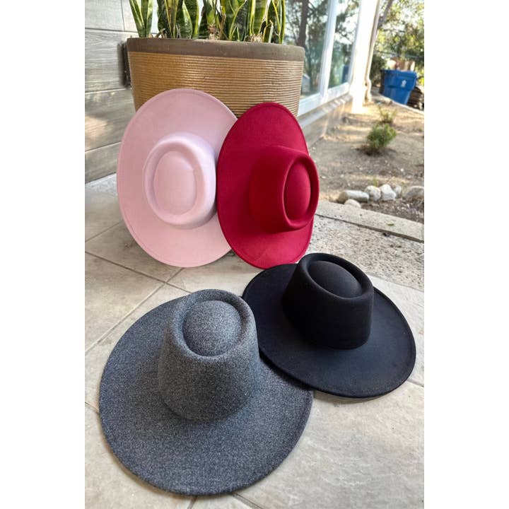 One and Only Accessories - Wholesale Fedora - Women's - Bestsellers Structured hat with a wide brim in faux felt Fas
