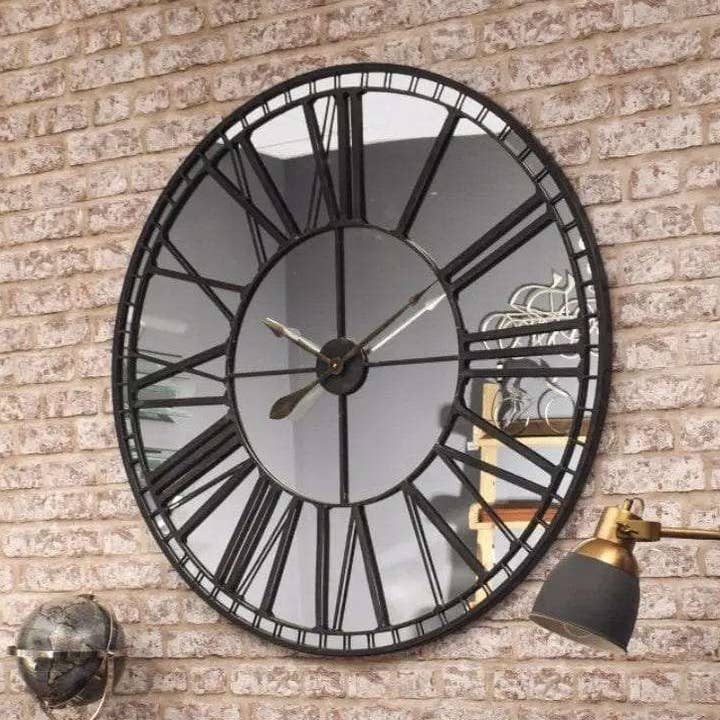 Stilfuldt håndlavet kvarts vægur, guld, vægmontering, rund for engroshandel hos Writings on the Wall