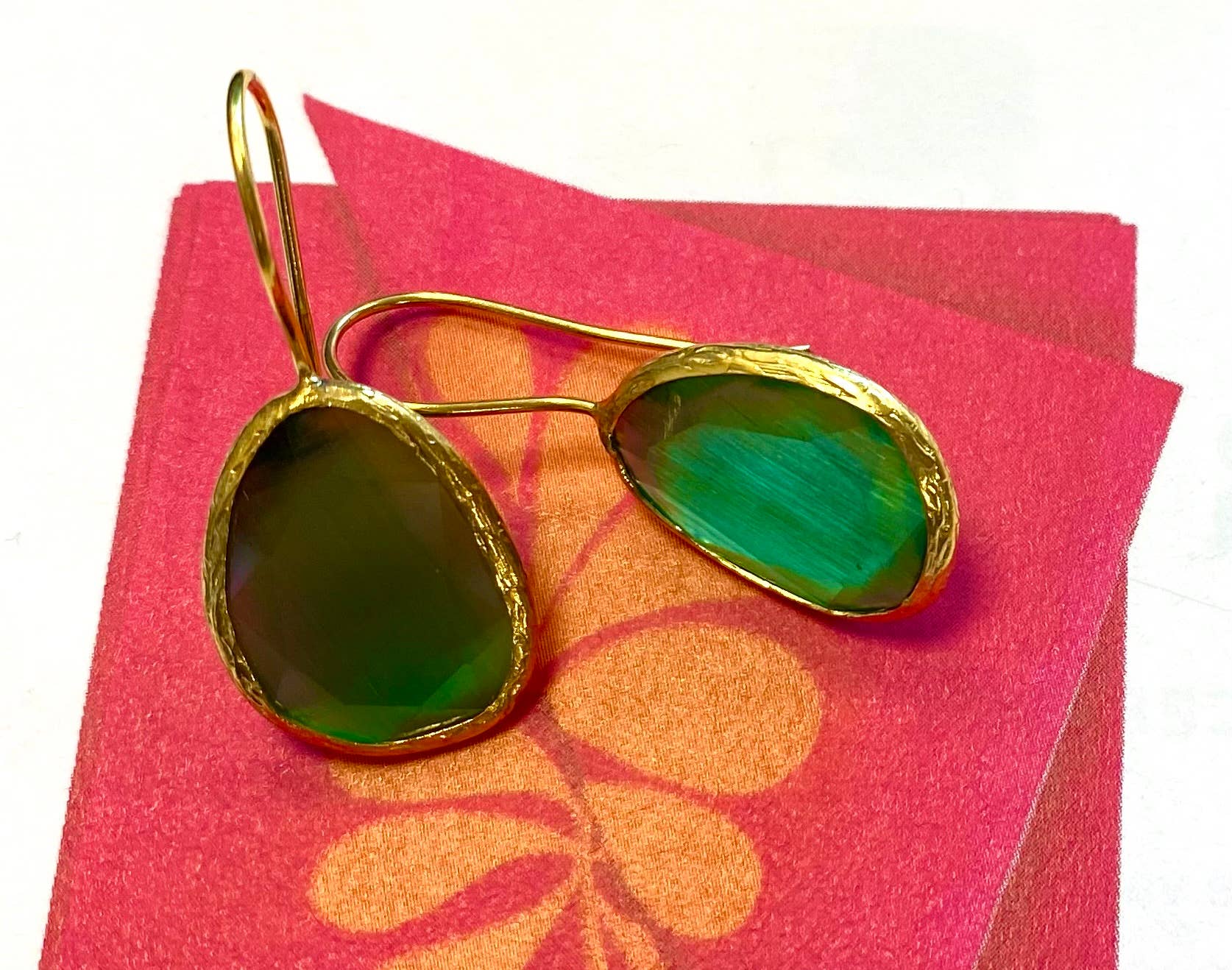 Chic Le Freak - Wholesale Dangle Earrings - Emerald green cateye stone earrings0