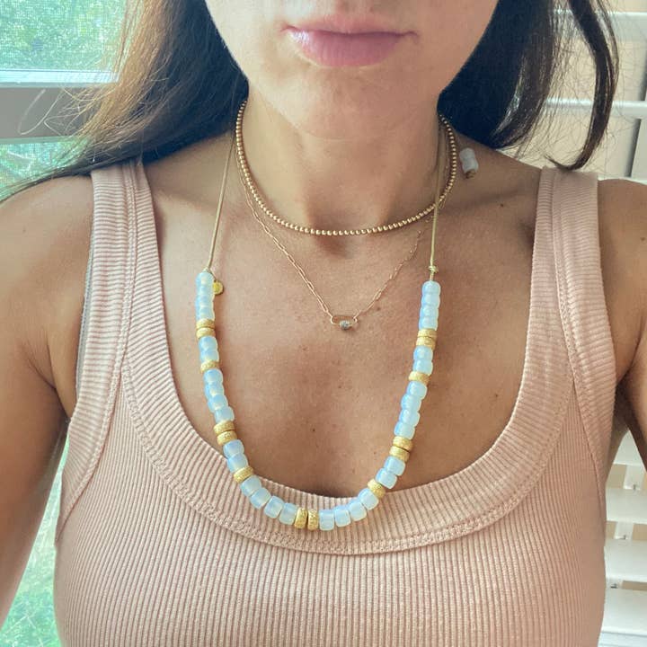 Collier Cléopâtre • Pierres précieuses en pierre de lune • Entretoises en forme de poussière d'étoile en or • Réglable pour la vente par LB Beadz