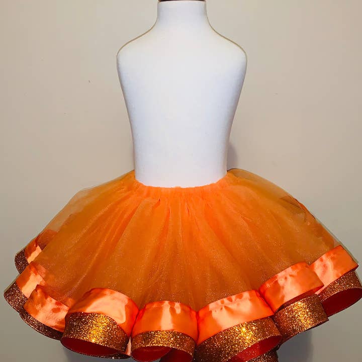 Tutu à volants avec ruban double paillettes orange pour la vente par Dukes Designs & Creations