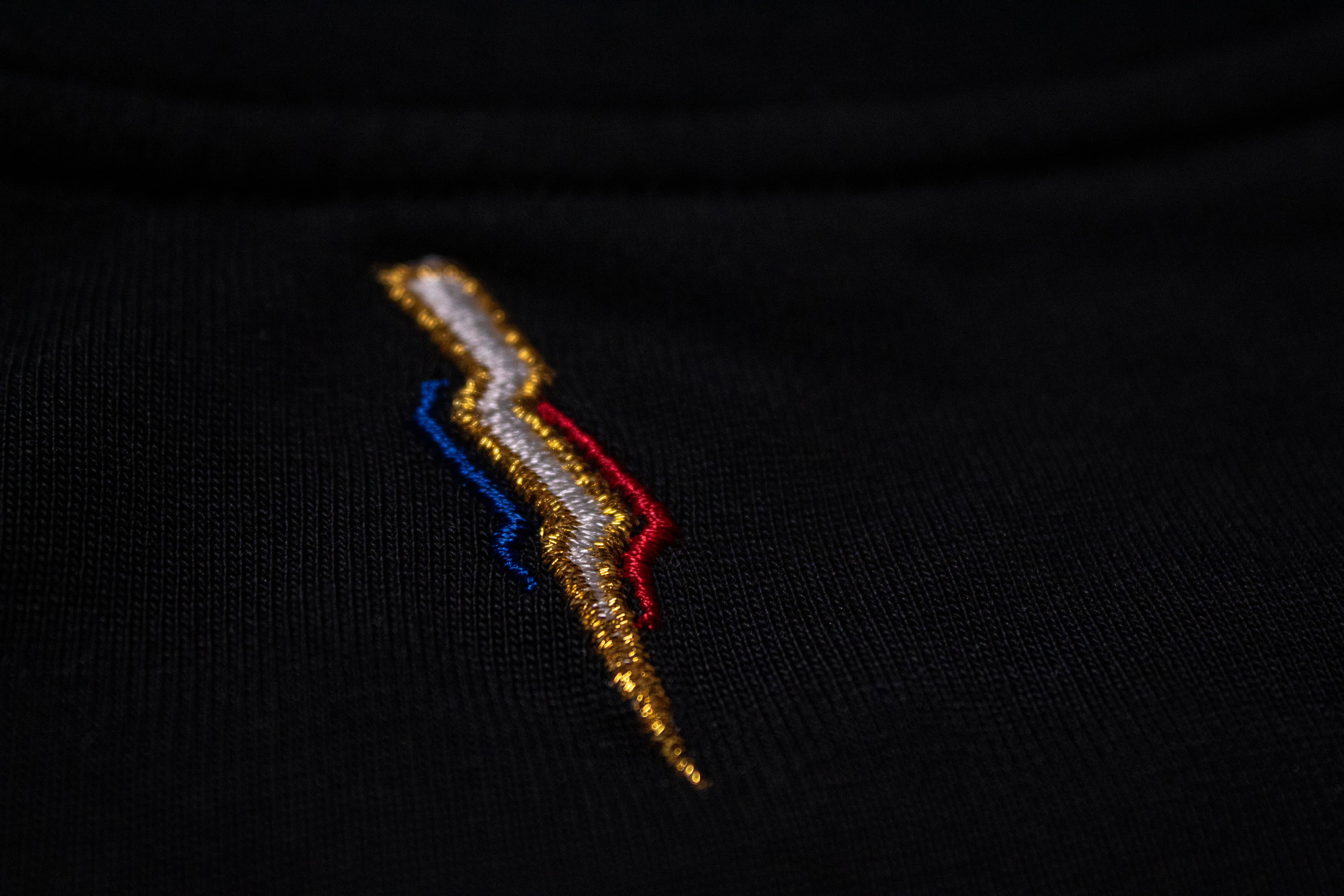 SVART Tyger essential svart t-shirt för wholesale på Faire6