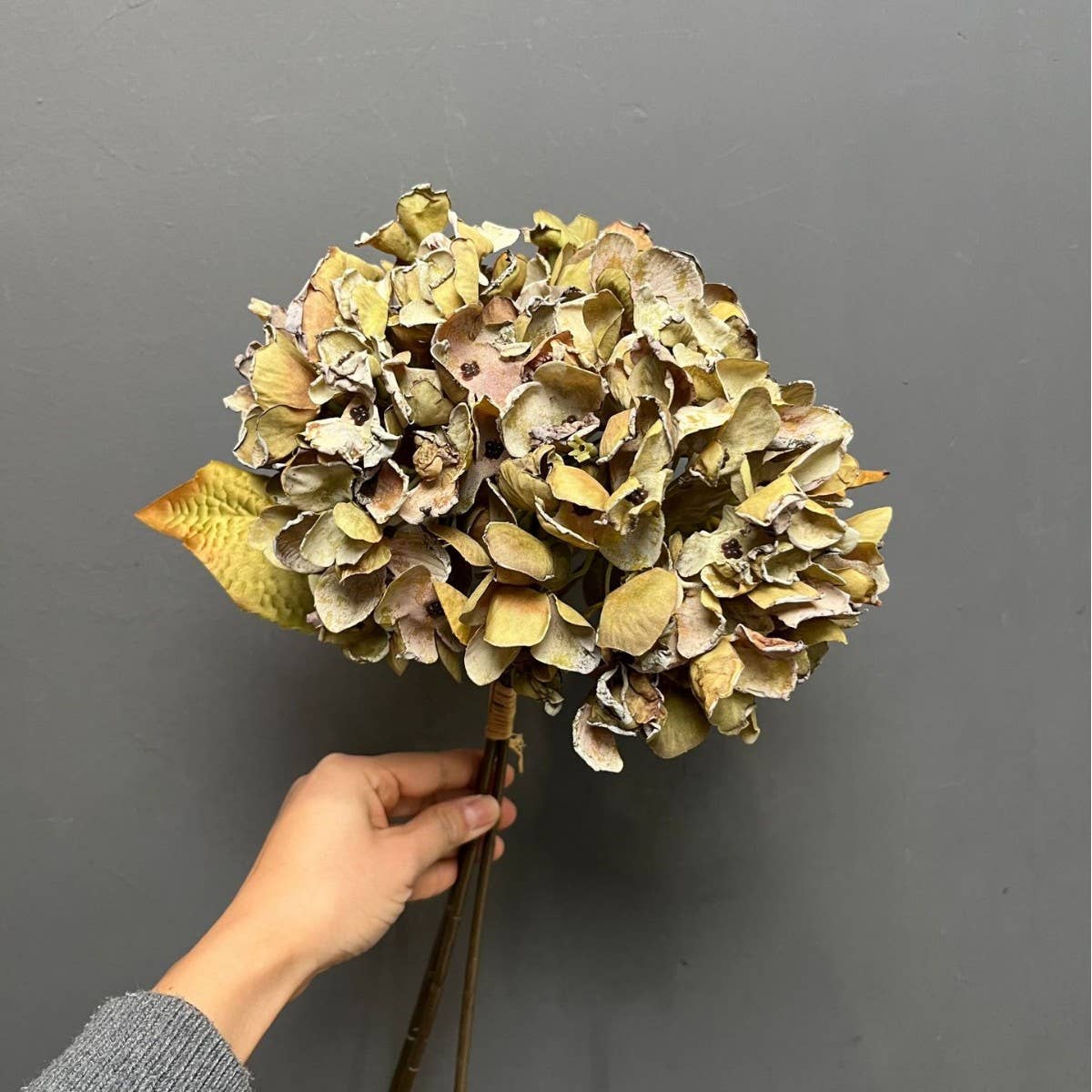 Sweet Home Deco - Wholesale Artificial Flowers - 17‘’T Faux Autunm Hydrangea Flower Bunchs, 3 Flowers/3 Stems4