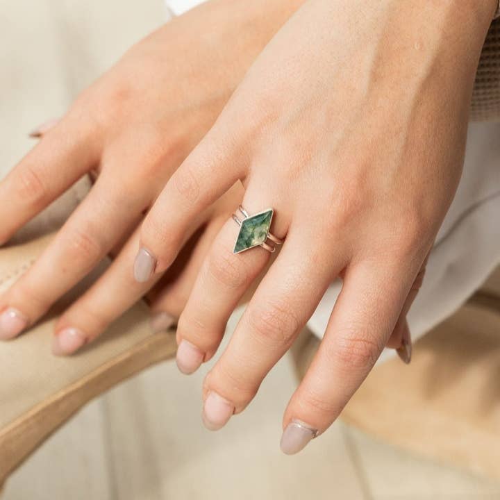 Bague Double Bande en Agate Mousse - Plusieurs Tailles pour la vente par Indie Rae