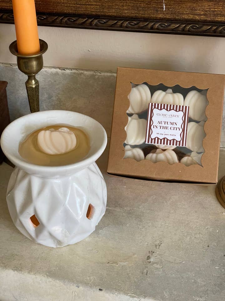 Pumpkin Shaped Sparking Wax Melts for wholesale by Eloise and Oliver