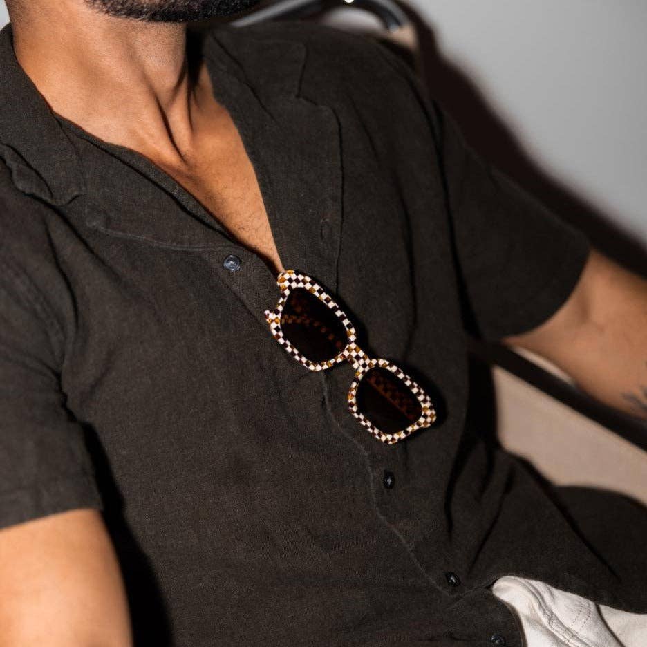 SARDINE – wholesale Sunglasses – Women's – SARDINE - Demi - Toasted Moxie Checkered Square Sunglasses9