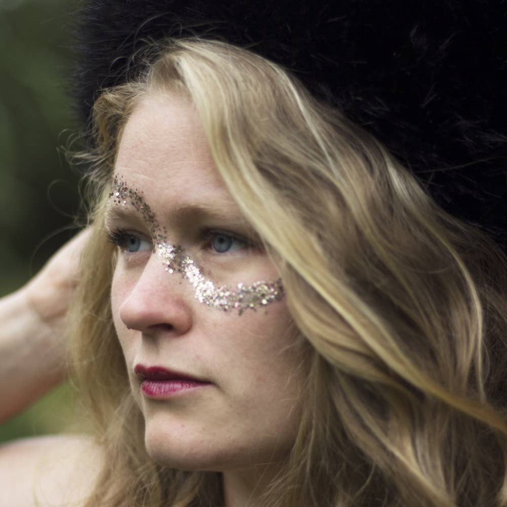 Savonnerie Aubergine - Wholesale Body Glitter/Shimmer - Glitter - Moon Rousse - plant-based biodegradable1