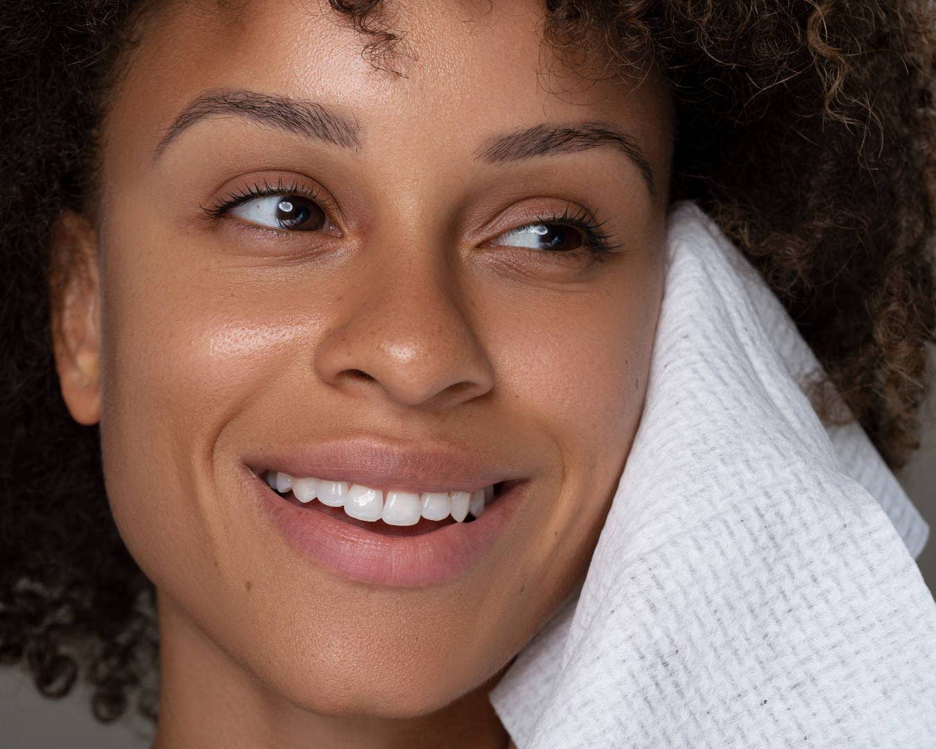 Clean Skin Club - Wholesale Face & Body Wipes - Clean Towels™, Disposable Face Towels, 25 Count6