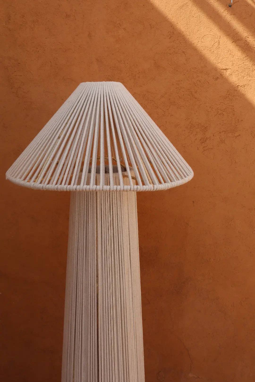 Néda – Engroshandel Gulvlampe – Gulvlampe i naturlig bomuld – «LUCIE»5