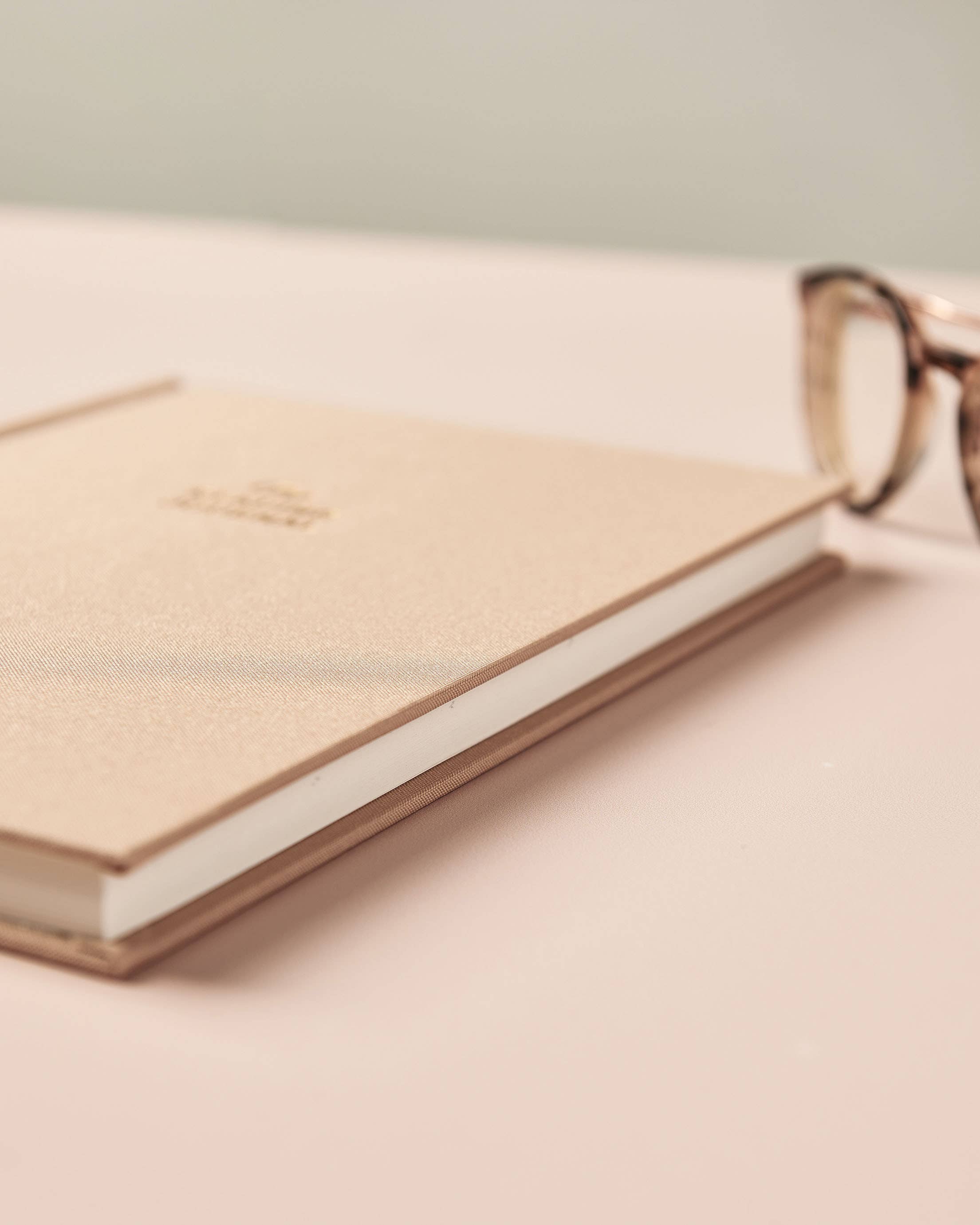 Kunitsa Co - Wholesale Journal/Diary - Reading Journal (Original)12