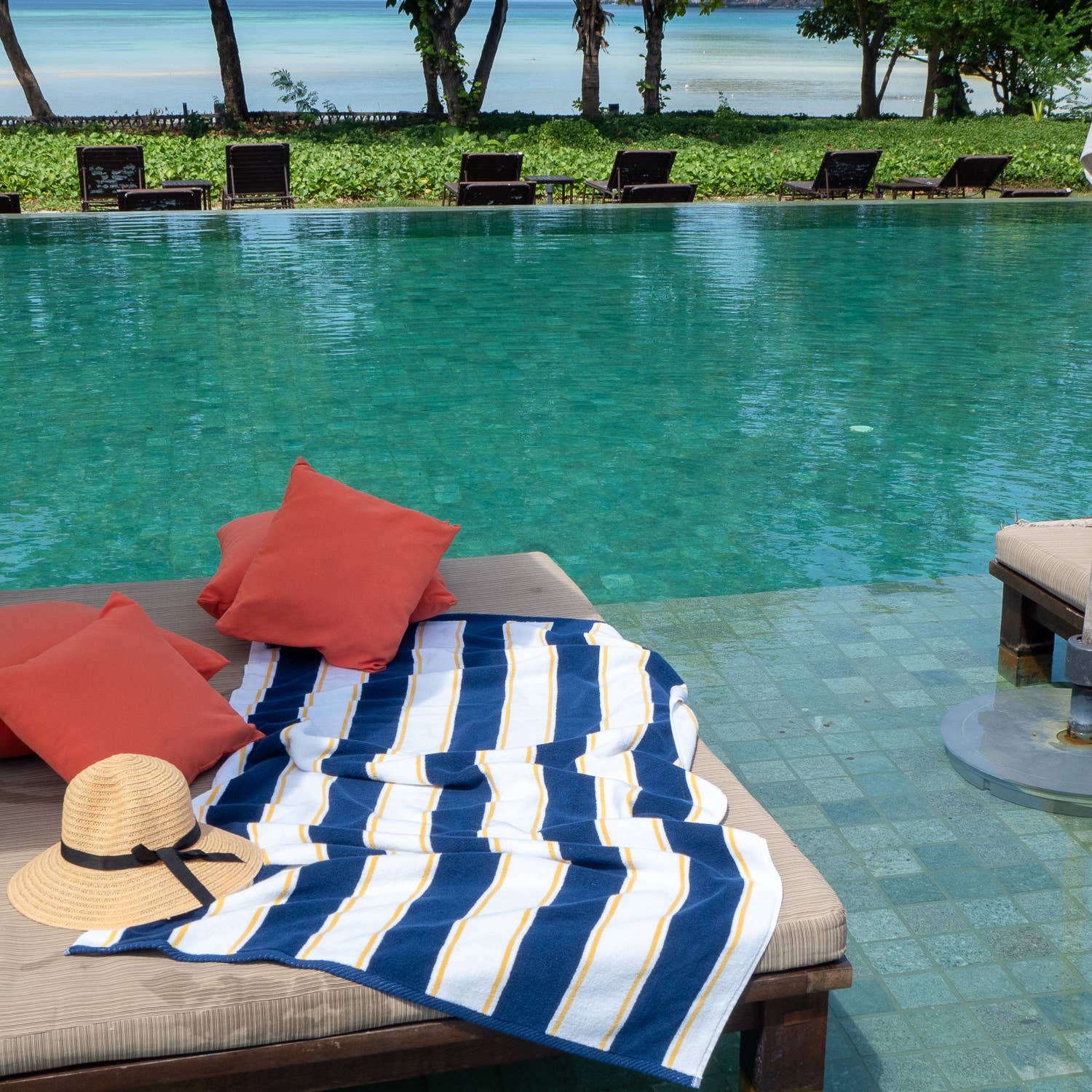 Arkwright Home - Wholesale Beach Towel - Aston & Arden Luxury Beach Towel 64