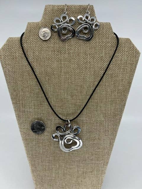 Paw Hypoallergenic Aluminum Twist Necklace for wholesale by The Artist Jay
