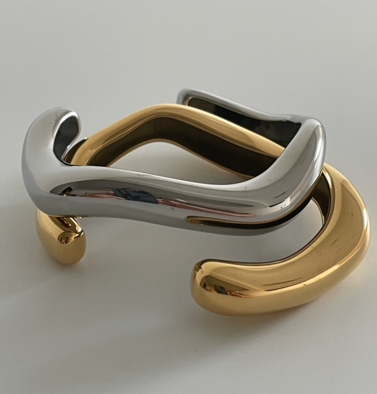 HoopLa – Engroshandel Manchetarmbånd – Redaktionel Wave Cuff Armring-14K Guld PVD- Genanvendt4