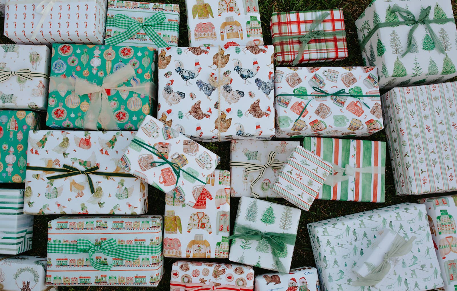 Lana's Shop - Wholesale Wrapping Paper Roll - Vintage Ornaments Gift Wrap Roll9