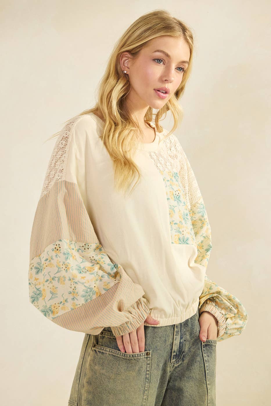 mittoshop - Wholesale Sweatshirt - Women's - FLORAL PRINT EYELET PATCHWORK BALLOON SLEEVE TOP10