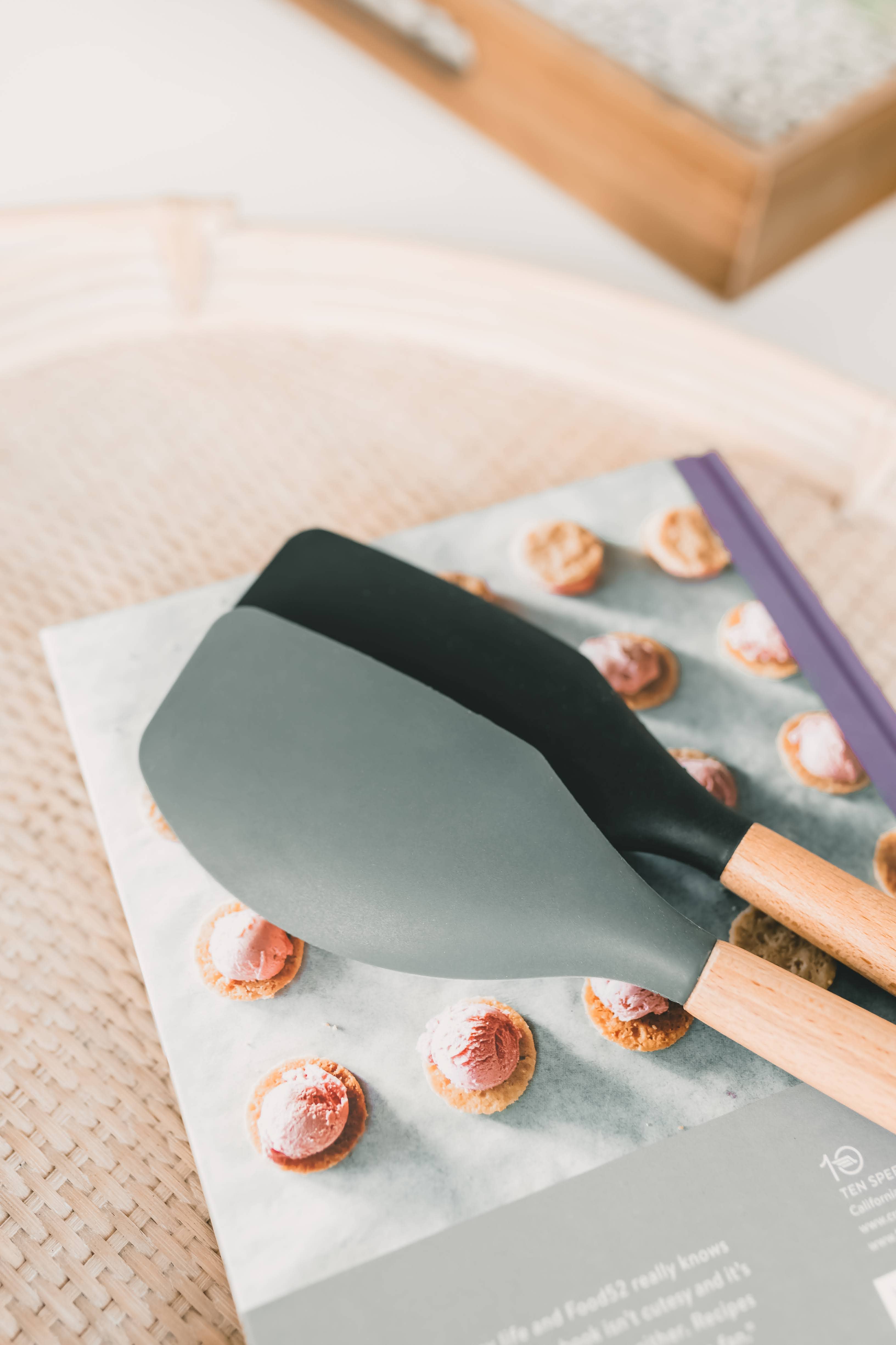 AFewSpareMoments - Wholesale Spatula/Turner - Spatulas, Engraved kitchen utensils, Wood, Silicone,12