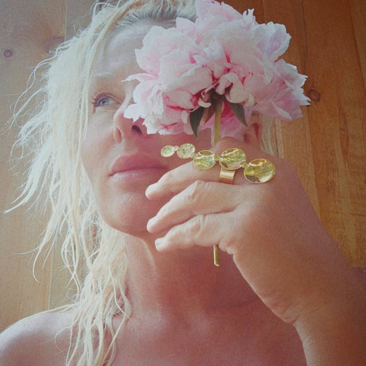 Bisjoux - Vente Anneau/bague à empiler - Bague en laiton martelée nombreux cercles cercle fait main1