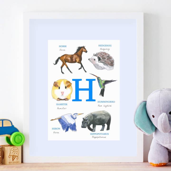 Impression en H de l'alphabet animalier pour la vente par Sarah Gregory Designs